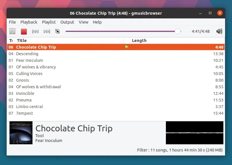 gmusicbrowser usando seu layout semelhante ao Audacious integrado